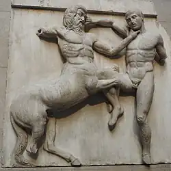 Salle 18. Parthénon : Métope du mur sud, n° 31, Athènes, -447/-438.