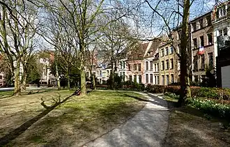 Maisons le long de l'ancien canal du cirque