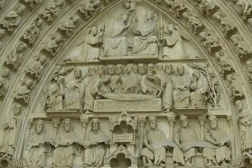Le tympan du portail de la Vierge.