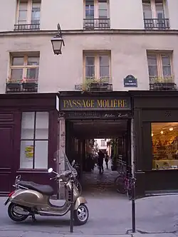 Le passage Molière s'ouvre au no&nbsp;82.