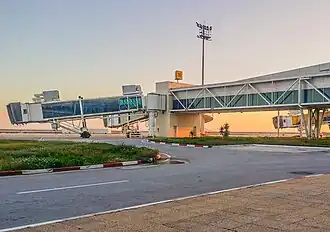 Pont d'embarquement des passagers.