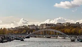 La passerelle depuis le pont de l'Alma.