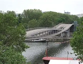 La passerelle Simone-de-Beauvoir en 2016.