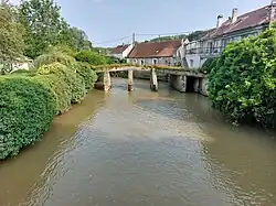 Le Grand Morin et sa passerelle.
