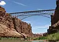 Le Navajo Bridge, situé à quelques kilomètres de Page en Arizona apparaît dans la deuxième moitié du film.