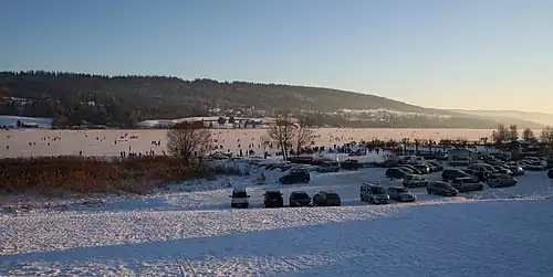 Patinage sur le lac de Saint-Point.