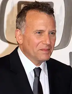 Paul Reiser interprète le Dr Sam Owens.