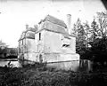 Pavillon et fossé, photographie d'Henri Magron.