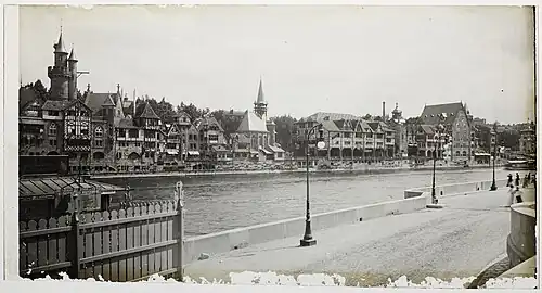 Pavillons du Vieux Paris (photographie de Paul ou Charles Géniaux).