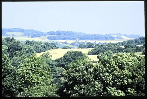 Vue du château dans le paysage du Vexin.