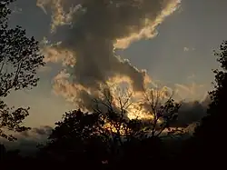 formation de nuages dont la forme rappelle un cheval portant des ailes.