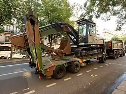 Pelle hydraulique 317 sur remorque tractée