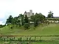 Vue ouest du château sur son promontoire (juil.&nbsp;2012)
