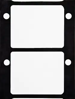 Pellicule 35&nbsp;mm à perforations Lumière.