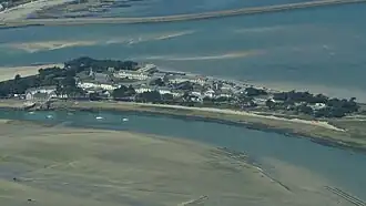 Vue aérienne de la pointe de Pen Bron et du centre héliomarin.