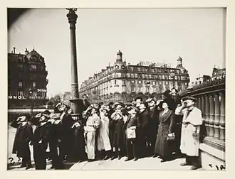 Observation de l'éclipse à Paris - Eugène Atget.