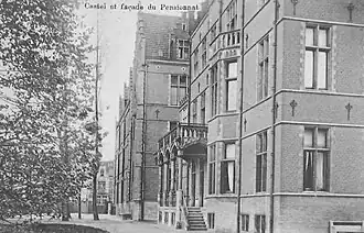 Pensionnat et entrée du Castel dans les années 1920-1930.