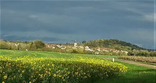 Percey-le-Grand, vue depuis l'écluse n° 24 de Courchamp