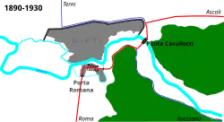 La première déviation, réalisée à la fin du XIXe&nbsp;siècle, évite la traversée du centre historique