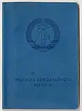 Couverture de la carte d'identité de 1970 avec les armoiries de la RDA