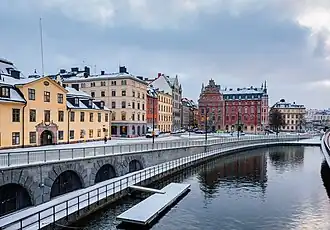 Le palais vu du Riddarholmsbron.