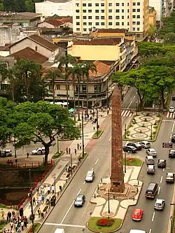 Obélisque&nbsp;(pt) et rua do Imperator