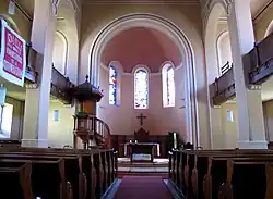 Intérieur de l'église protestante.