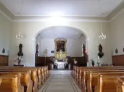 Vue intérieure de la nefvers le chœur.