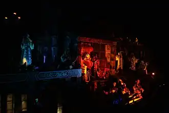 scène inspirée de l'attraction Haunted Mansion