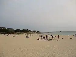 La plage des Minimes, la pointe des Minimes, et le phare du Bout du Monde.