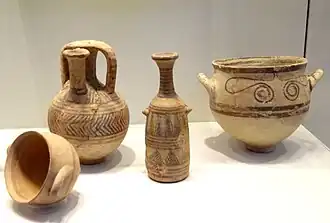 Poterie peinte monochrome de type « philistine I », avec une inspiration égéenne, XIIe&nbsp;siècle&nbsp;av. J.-C. Musée d'Israël.