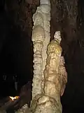 Les stalagmites de la « caverne sèche »