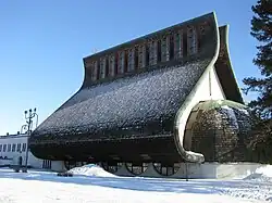 Vue latérale droite.