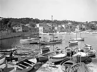 Port : bateaux de pêche à quai