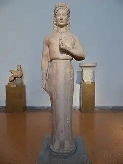 Koré Phrasikleia, polychrome, v. 550, musée national archéologique d'Athènes.