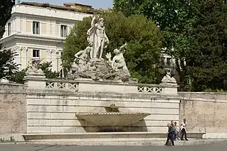 Fontaine de Neptune (en face)