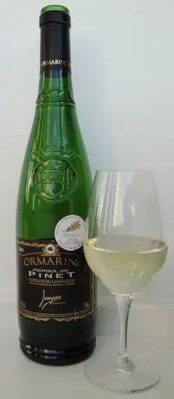 Bouteille de picpoul de Pinet.