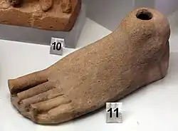 Ex-voto anatomique représentant un pied (Vulci, époque hellénistique).