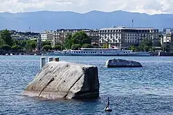 Les pierres du Niton dans la rade de Genève.