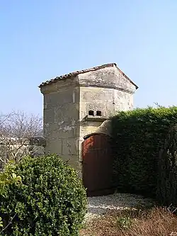 Pigeonnier de l'ancien relais de poste de Cherves(Charente)..