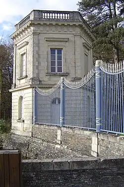 Pavillon d'entrée du domaine