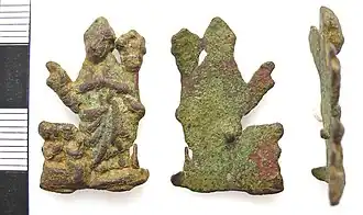 Enseigne en alliage de cuivre, représentant probablement saint Thomas Becket.