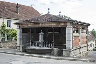 La fontaine du centre.