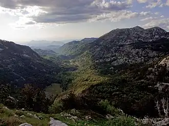 Le Velika Jastrebica et la vallée glaciaire de Pirina poljana