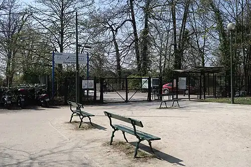 Entrée de la piscine d'Auteuil.
