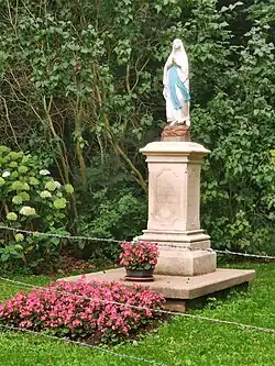 Statue de la vierge.