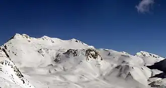 Vue du piz Surgonda depuis le piz Campagnung.