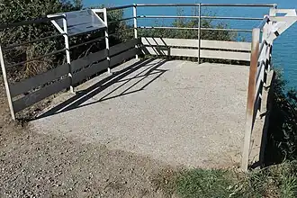 Photo du dessus d'un bunker de la Seconde Guerre mondiale.