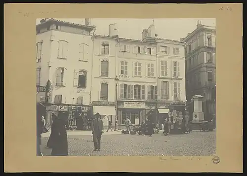 Le côté est de la place en septembre 1899 (Eugène Trutat, archives municipales).