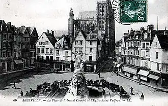 La place de l'Amiral Courbet.